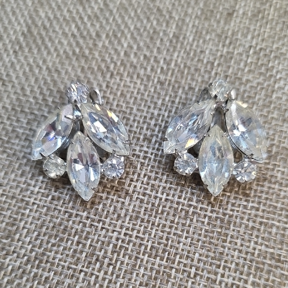Vintage GARNE Signed Fab 50's Prong Set Big Crystal Rhodium Plated Earrings.